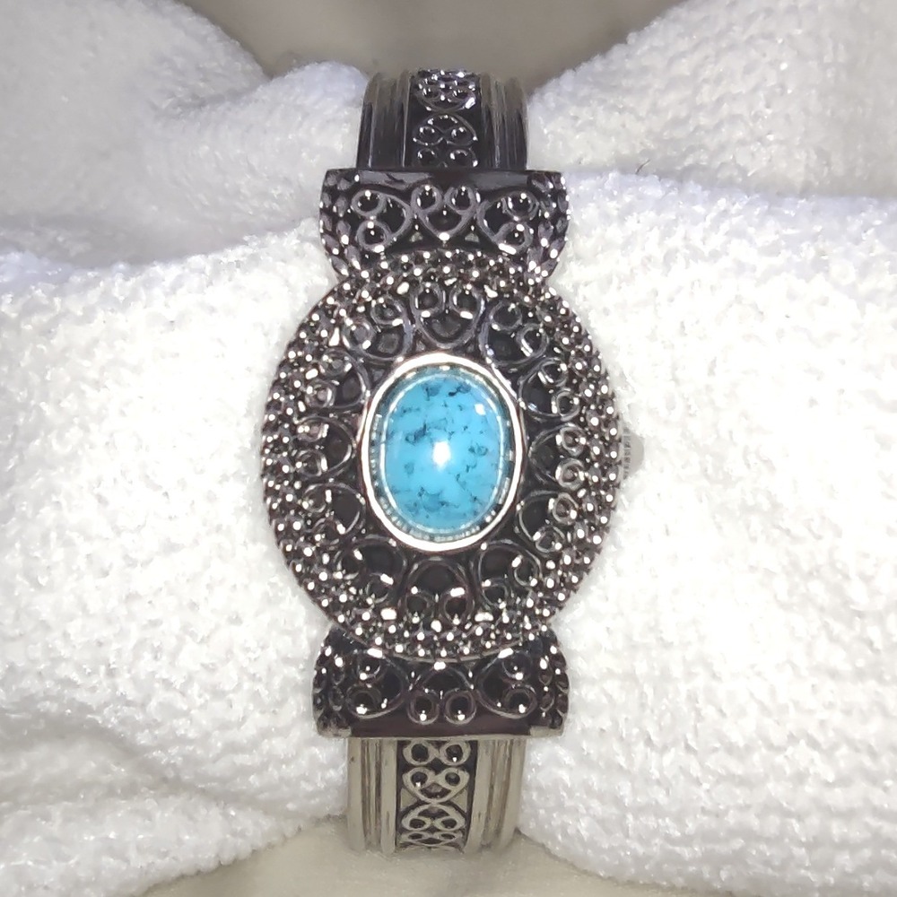 Unique Silver Tone Blue Stone Closing Face Women's‎ Watch Claw Bangle Cuff